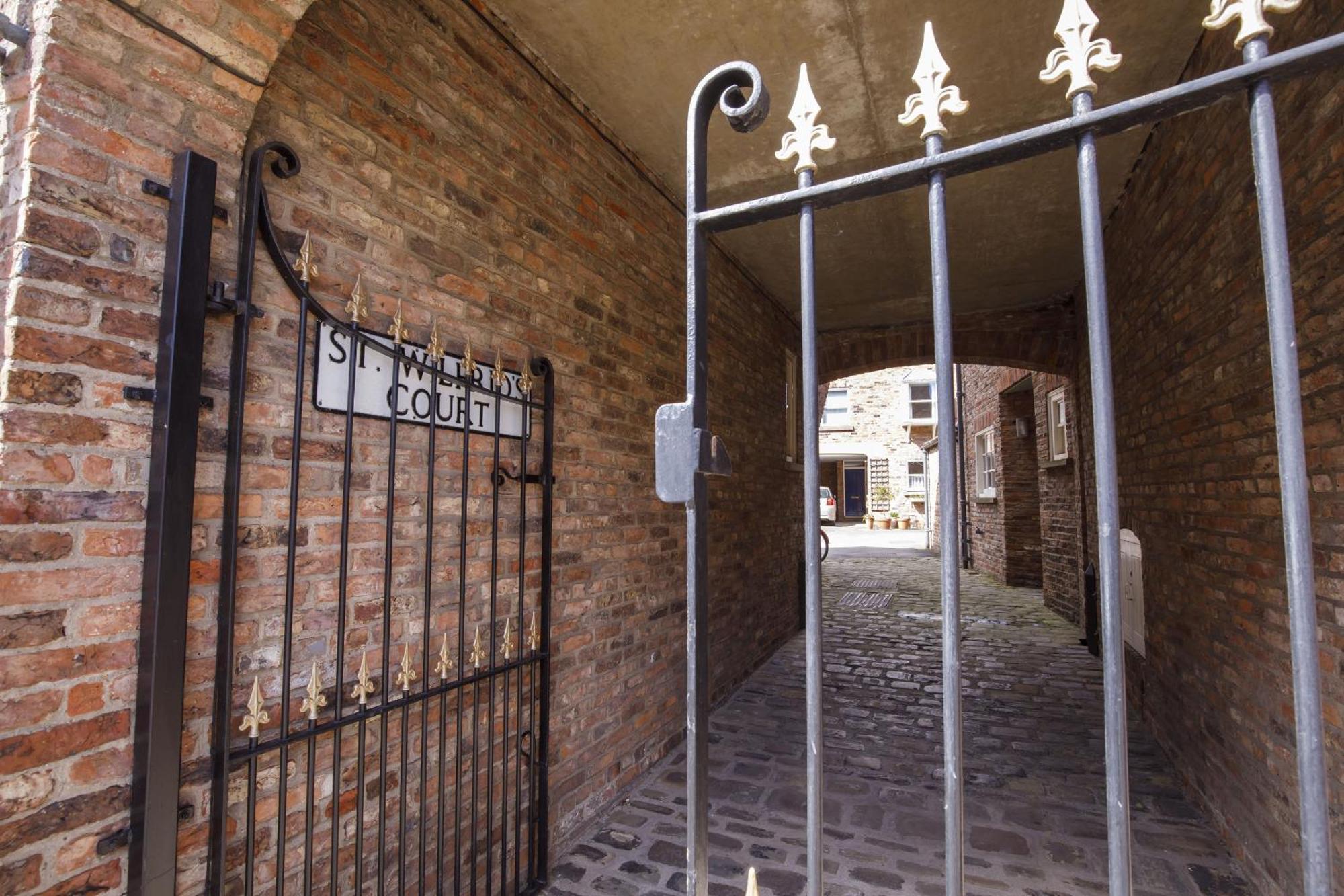 Villa St Wilfrid'S Court à York Extérieur photo
